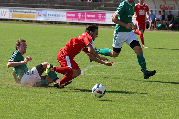 TSV 1904 Feucht - DJK-SV Berg 4:2 (2:0)