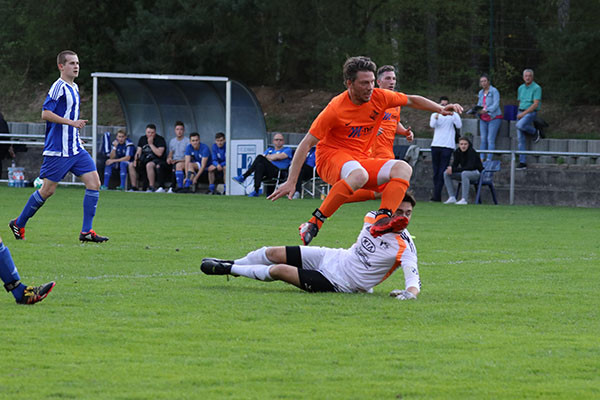 1. FC Schwand – TSV 1904 Feucht 2:2 (2:1)