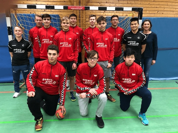 GOKART PROFI sponsert Trikots für Handball-Jugend des TSV 1904 Feucht