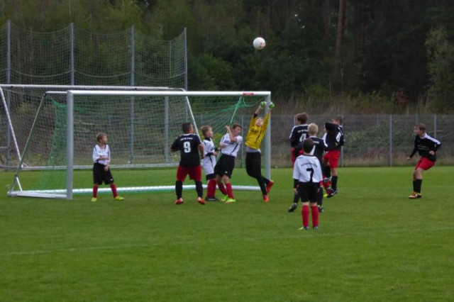 TSV 04 Feucht II - SV R´hembach II  2:2 (2:1)