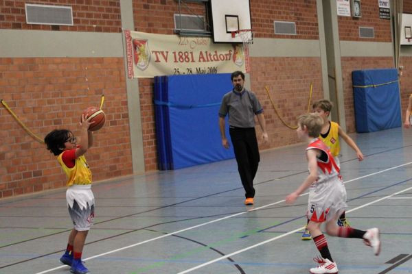 Sieg für die TSV Basketballer gegen kämpfende Altdorfer