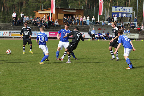 Rasch und Oberöslsbach zu Gast am Segersweg