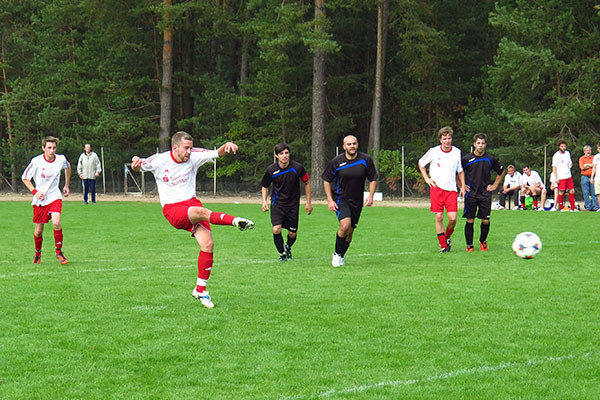 TSV 04 Feucht - SV Eintracht Allersberg 1:4 (1:2)