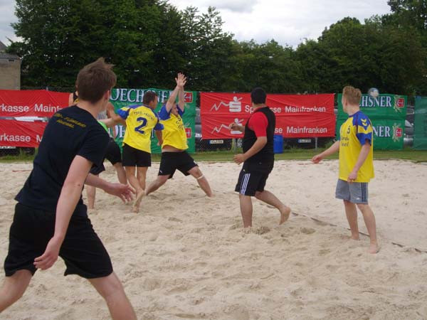 SG und TSV beim Beach-Rasen-Turnier