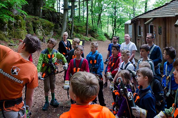 Aufmerksam verfolgten die Kids die Einweisung durch das Fachpersonal 