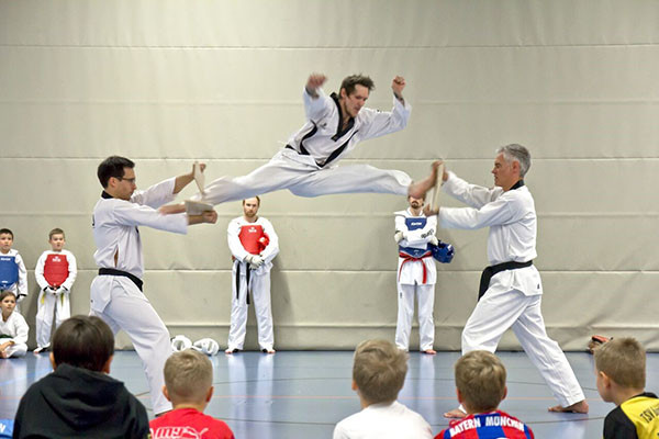 Gelungene Taekwondo-Demo des TSV 1904 Feucht