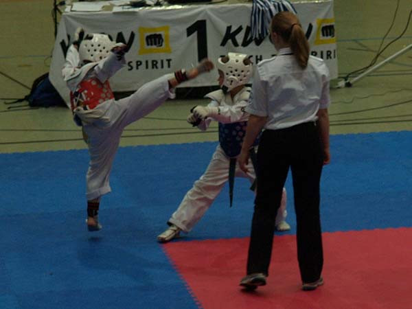 3 x Gold und 2 x Silber für das Taekwondo-Wettkampfteam