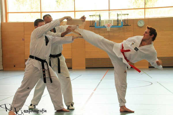 Zweite erfolgreiche Taekwondo-Gürtelprüfung beim TSV