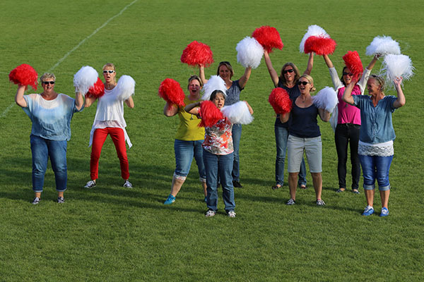 We are red, we are white, we are Feuchter Dynamit! Was für ein fantastischer Anhang