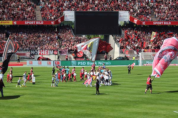 Ein tolles Erlebnis vor 50000 mit der Mannschaft des FCN einzulaufen.