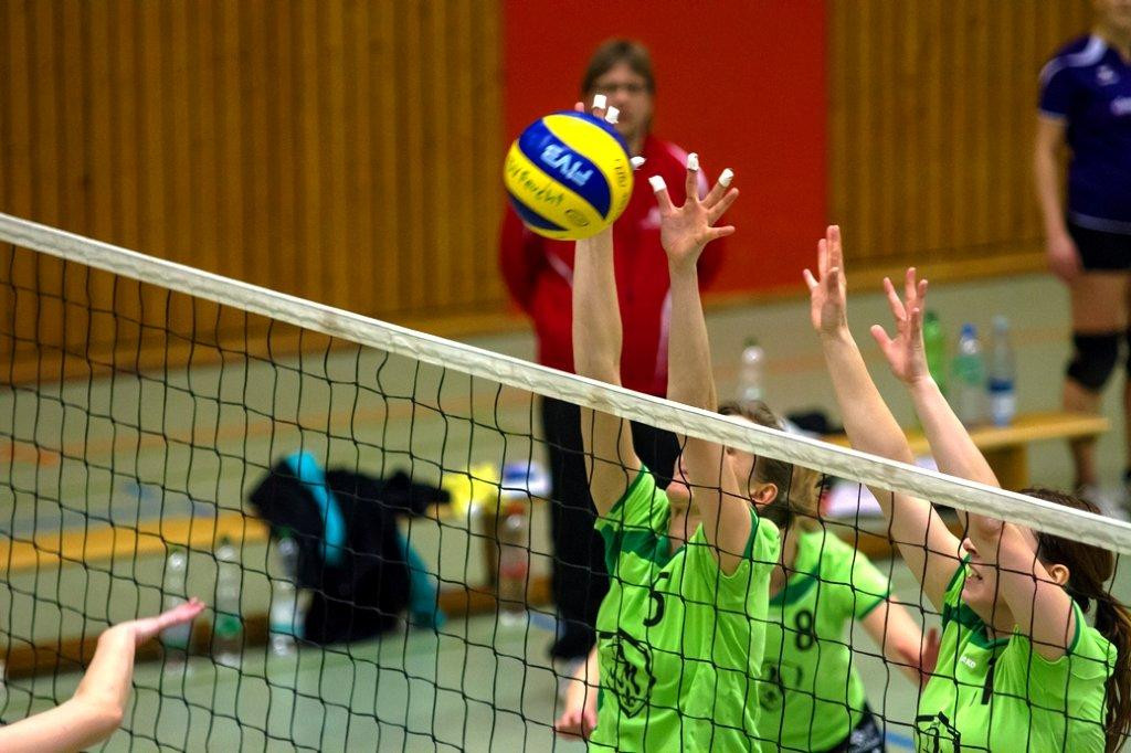 Rüdiger-Männer eröffnen, dann wird gefeiert und die U20-Mädels runden ab